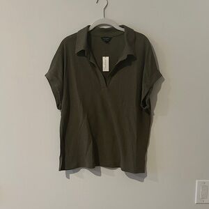 Banana Republic Olive Green Short-Sleeve Button-Down Top
